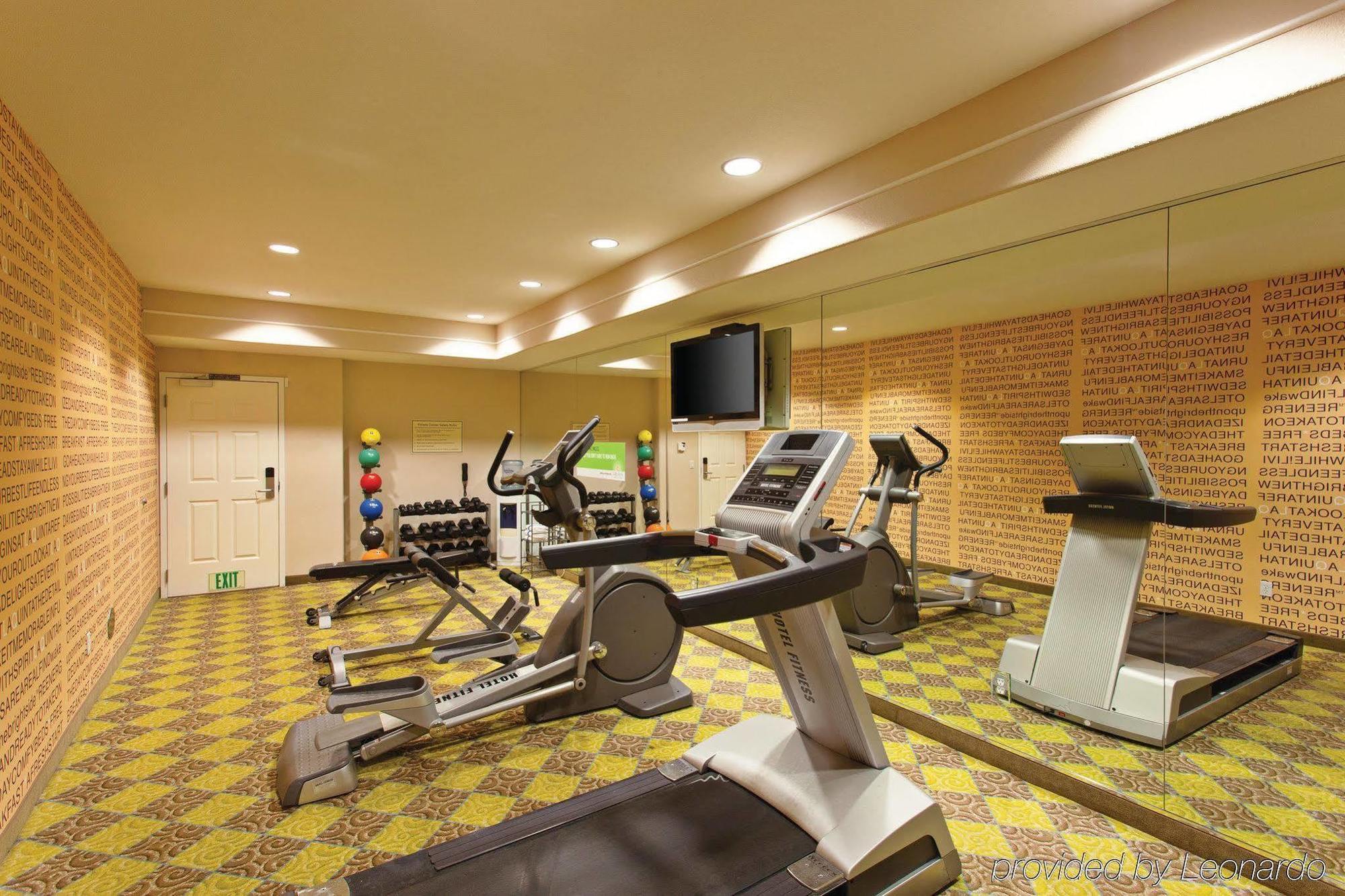 Fairfield By Marriott Inn & Suites Fresno Riverpark Bagian luar foto